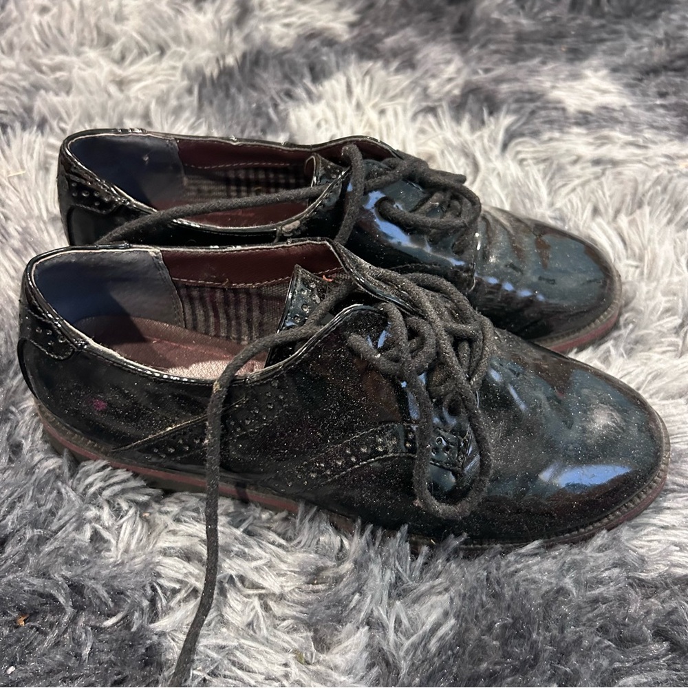 Black patent leather Oxford flats